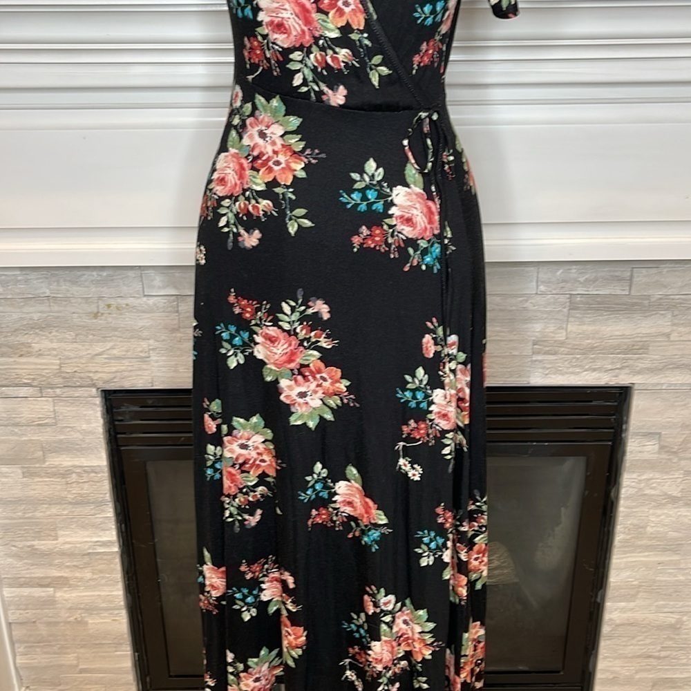 143 Story Floral Faux Wrap Short sleeve Maxi Dress Size Medium - Picture 4 of 7
